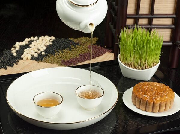 An-banh-uong-tra-tro-thanh-thu-vui-tao-nha-tu-lau