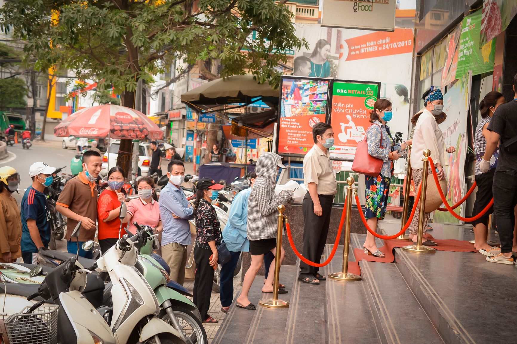 phat-khau-trang-mien-phi