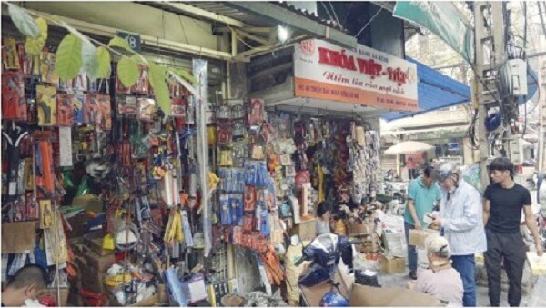 Nguoi-tieu-dung-khong-biet-chon-dau-la-khoa-that-dau-la-khoa-gia