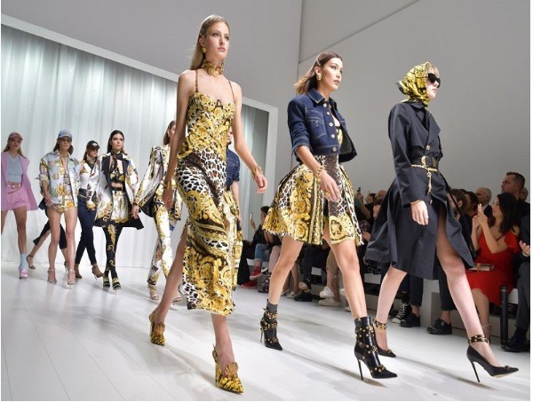 Thoi-trang-Gianni-Versace-doc-dao