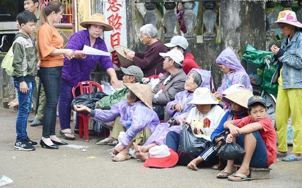 “Bắt vía” những chiêu lừa đảo khi đi lễ chùa đầu năm