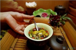 Thưởng thức tách trà cung đình Huế chất lượng tốt cho sức khỏe 