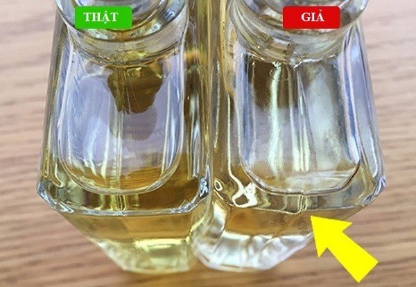 chai-nuoc-hoa-that-duco-thiet-ke-goc-canh-day-dan