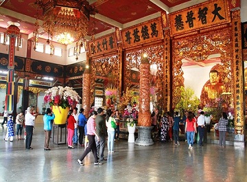 “Bat via” nhung chieu lua dao khi di le chua dau nam