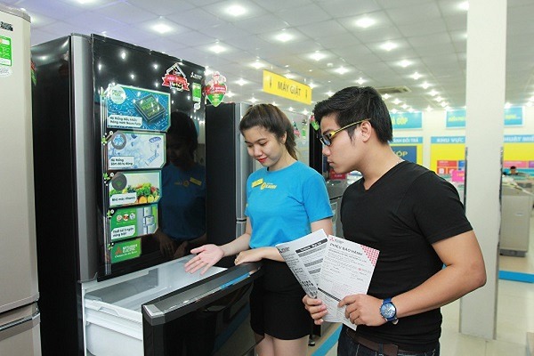 dien-may-xanh-moi-ngay-xuat-kho-hang-tram-san-pham