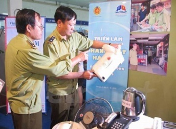 Lieu khai niem hang gia dang dung co dung khong?