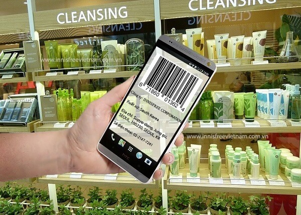 check-tem-chong-gia-de-phan-biet-sua-rua-mat-innisfree-that-gia