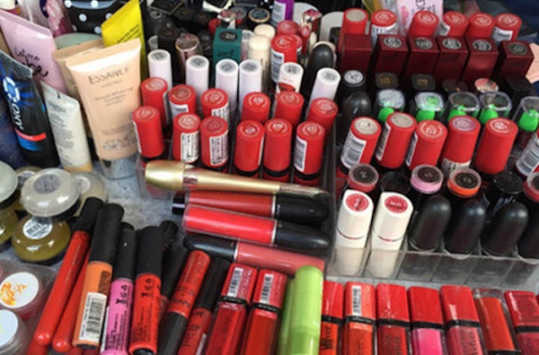 Hay canh giac voi my pham gia tran lan tren thi truong