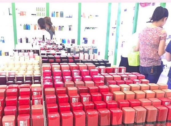 Mỹ phẩm giả ngày tết