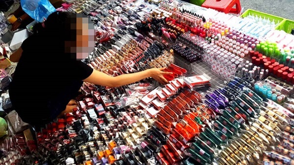 tinh-trang-my-pham-gia-tren-thi-truong