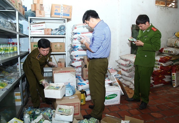 Sản xuất hàng giả nhái Sản xuất hàng giả nhái