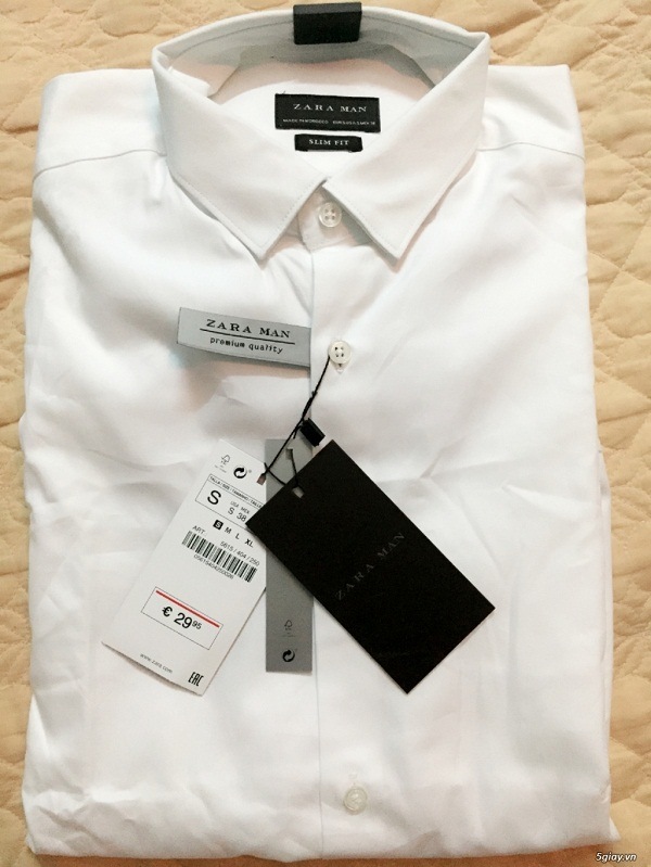 Zara luôn luôn có đủ 3 tem ( 2 dài,1 ngắn)