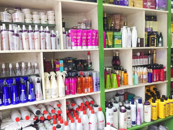 Người tiêu dùng thận trọng mua mỹ phẩm dịp Tết Người tiêu dùng thận trọng mua mỹ phẩm dịp Tết