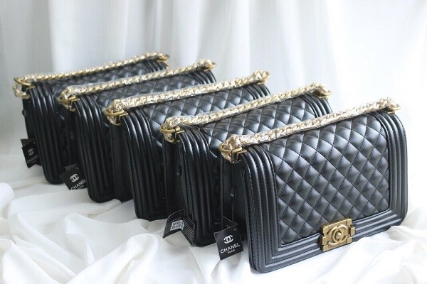 Nhận biết túi xách Chanel thật giả Nhận biết túi xách Chanel thật giả
