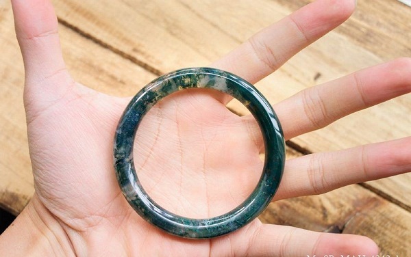 Quan sát những chi tiết bên ngoài bằng mắt thường